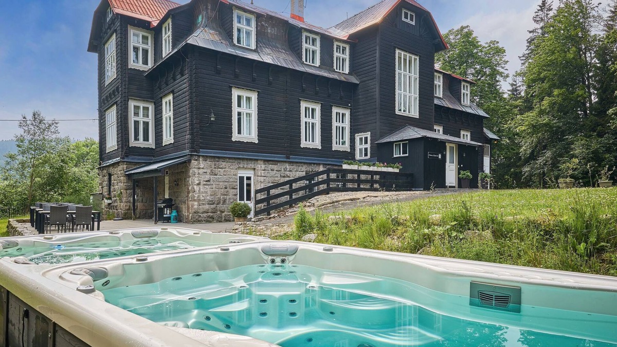 Josefov Dul House | Château Josefův Důl by Interhome