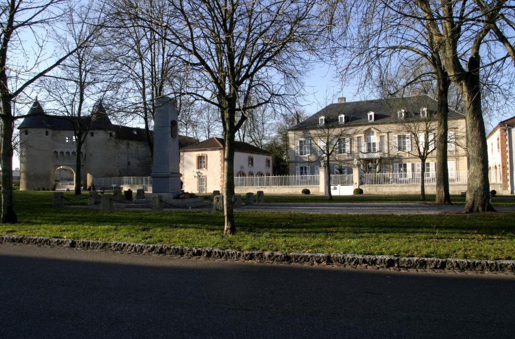 Vic-sur-Seille Bed & Breakfast | Château Mesny