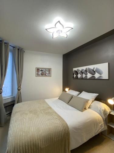 Saint-Amand-en-Puisaye Apartment | Château, poteries, vins et randonnées