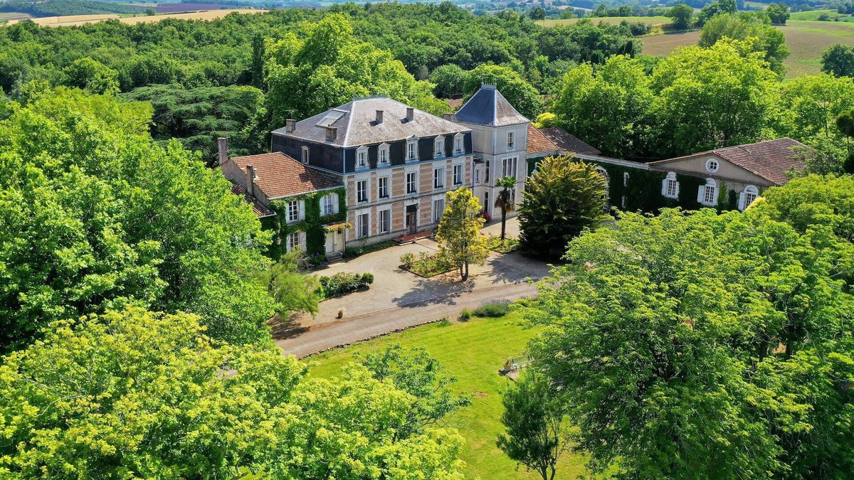 Mazerolles-du-Razes Other | Château Saint-Joseph: Nice family gîte