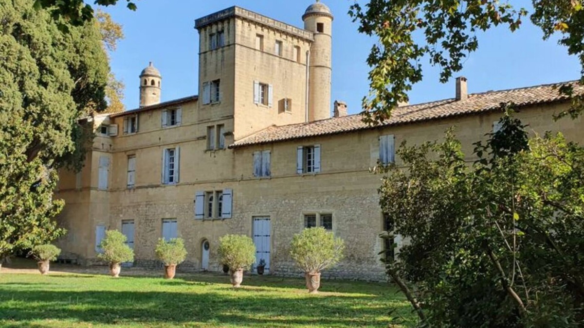 Aimargues Apartment | Château Teillan-porte Italienne