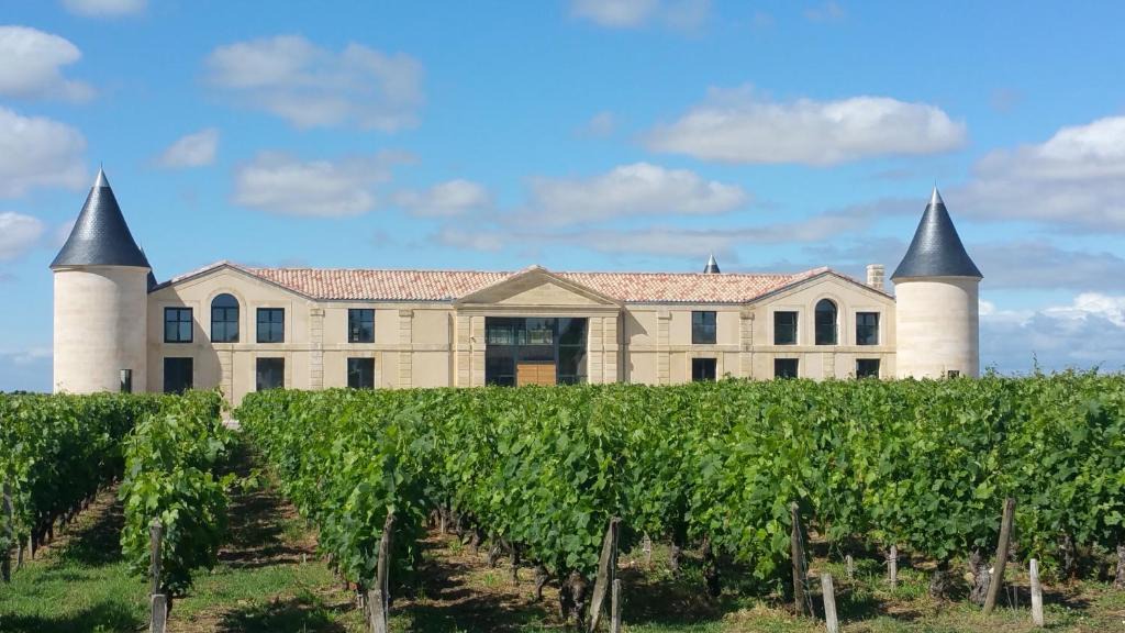 Saint-Estephe Bed & Breakfast | Château Tour Saint-Fort Chambre d'hôtes