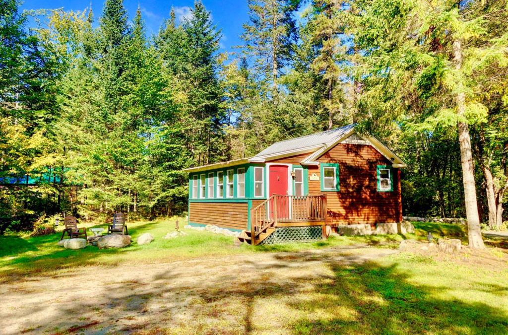 Franconia House | CH Adorable cottage in Franconia minutes from Cannon Franconia Notch Fire Pit wifi laundry