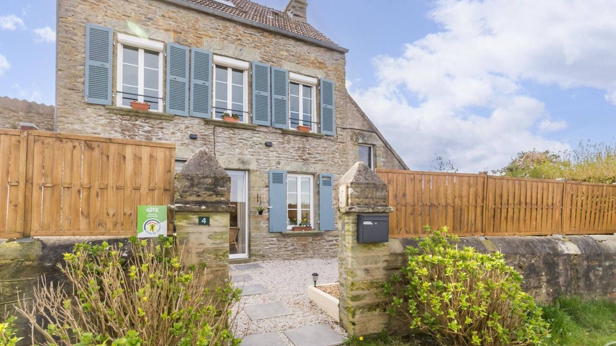 Urville-Nacqueville Cottage | Charming house with garden, terrace and pets allowed
