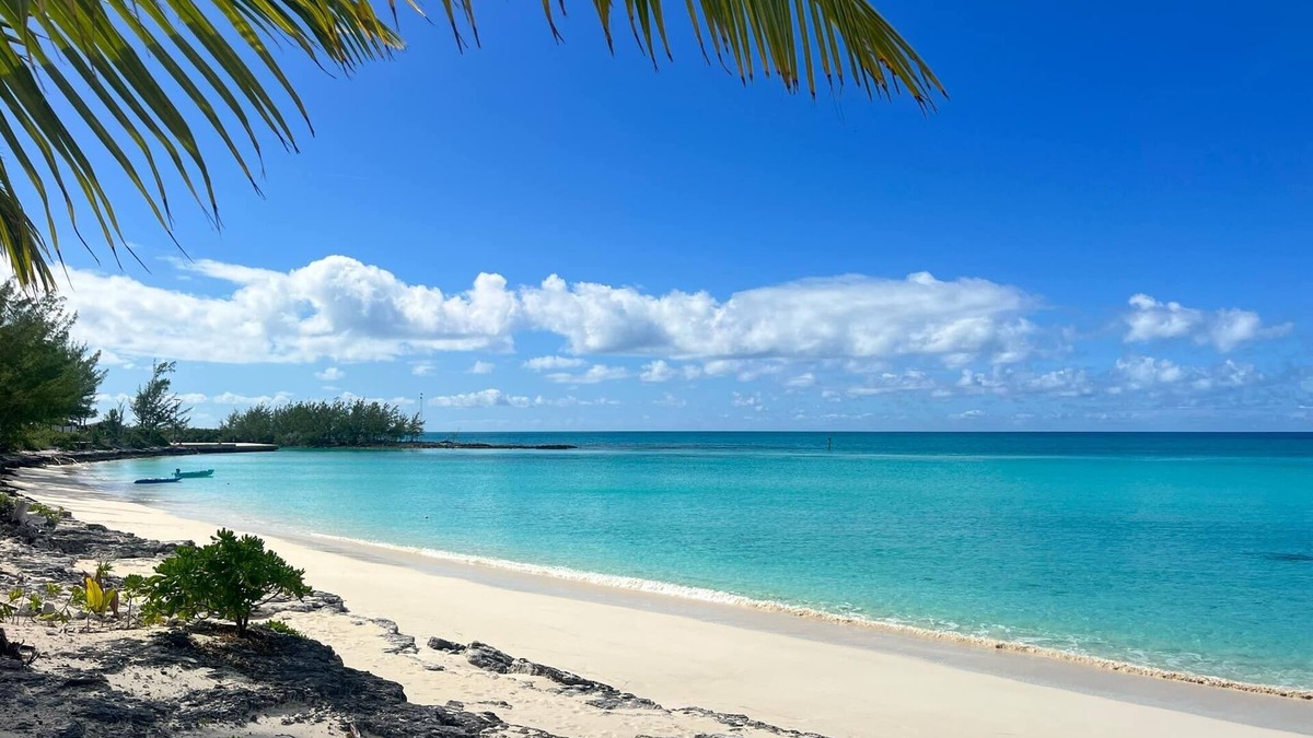 Bennett's Harbour House | Charming 4-bedroom beach house with AC, WiFi in lovely Benett's Harbour.