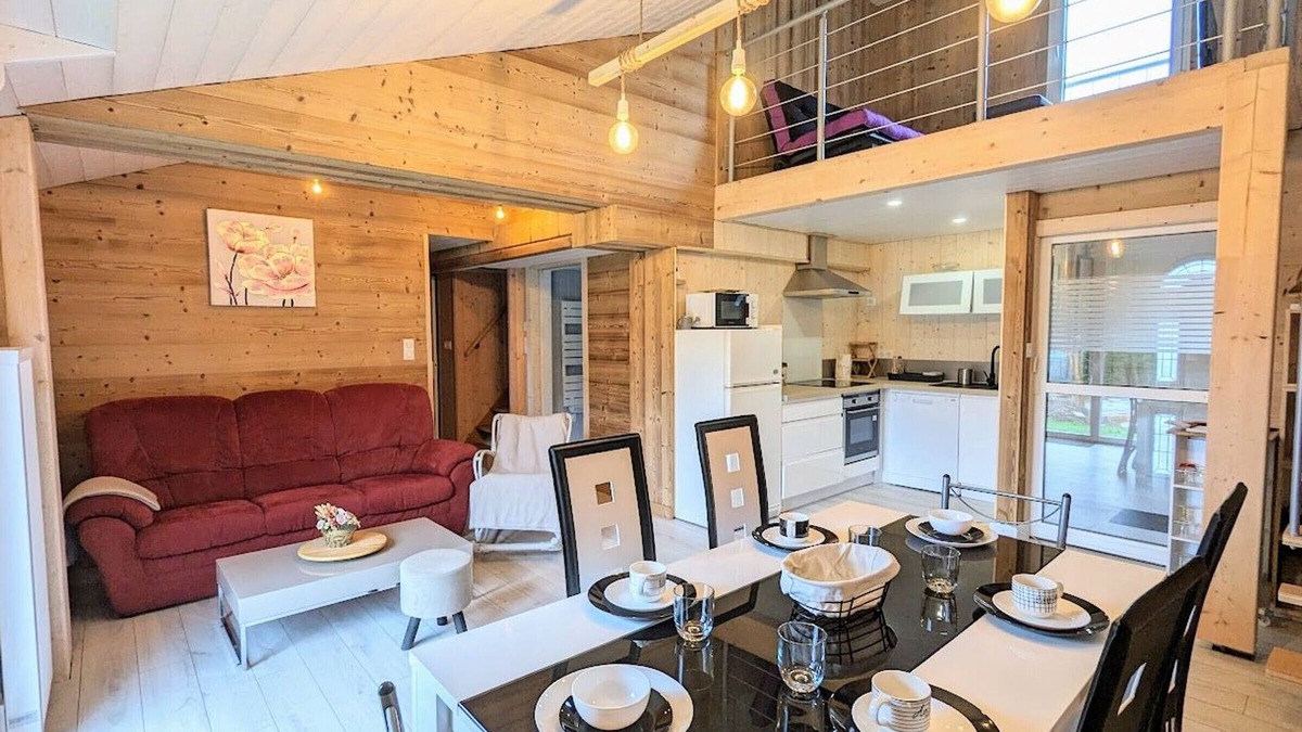 Barbey-Seroux Apartment | Charming lodge in Vosges forest with private parking