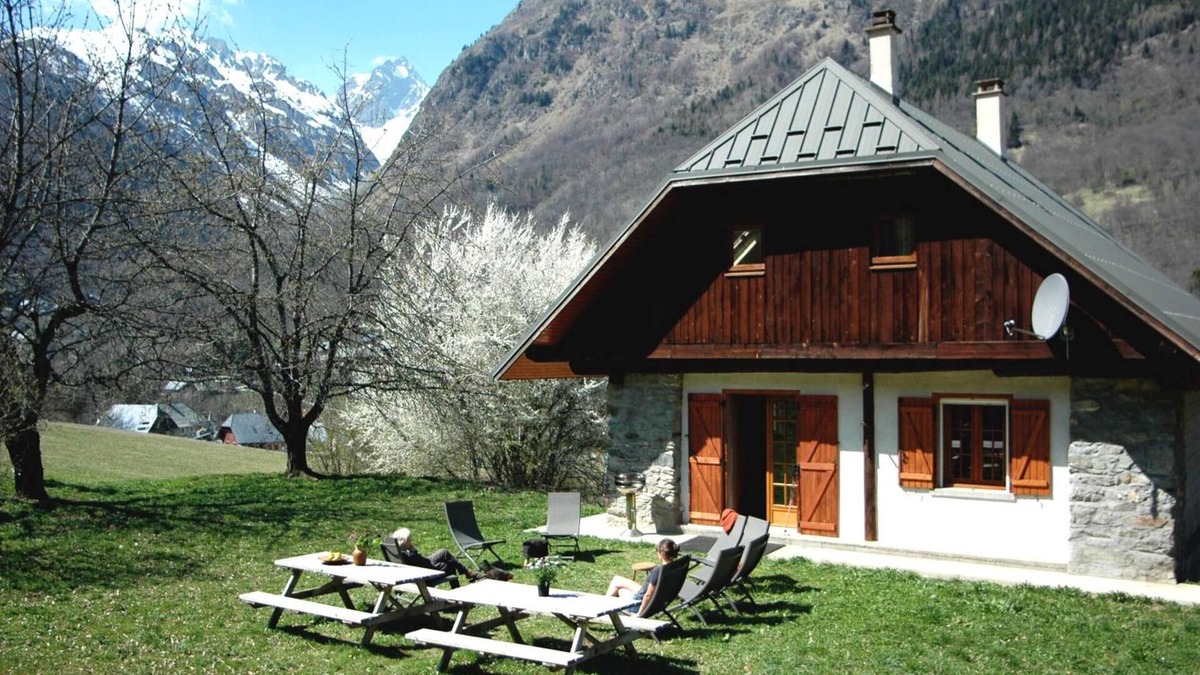 Saint-Colomban-des-Villards Ski Chalet | Chalet 'Savoiage' with Mountain View, Private Terrace and Wi-Fi