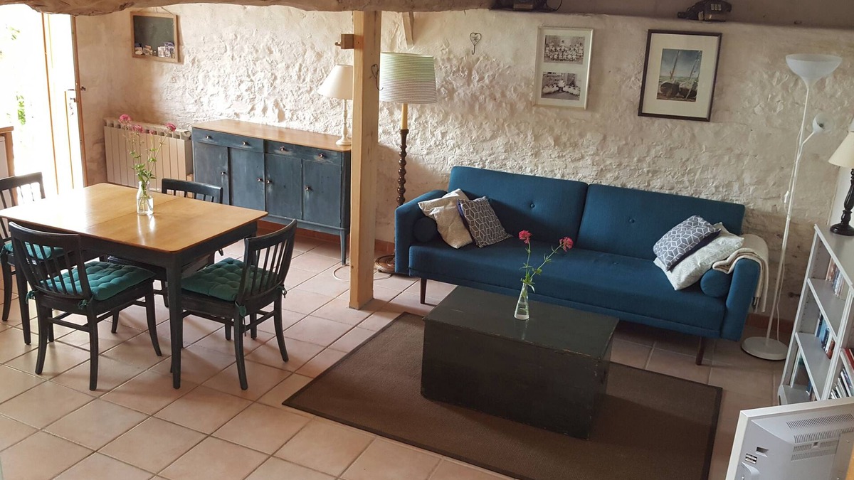 St-Georges-de-la-Riviere Cottage | Charming little house near the sea
