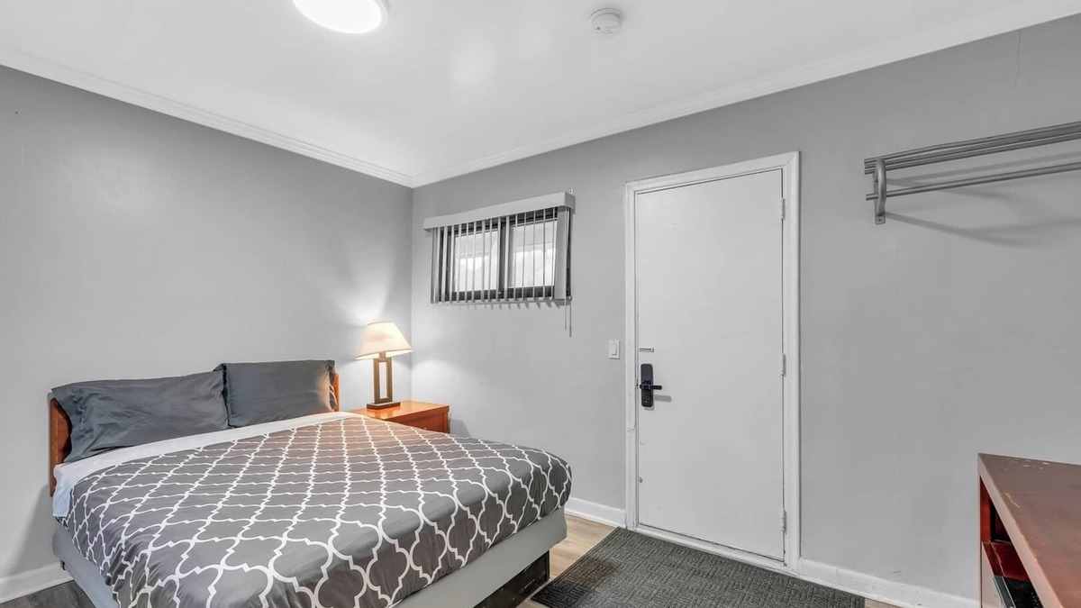 Riverview Apartment | Charming Private Room in Browntown for 2, Detroit