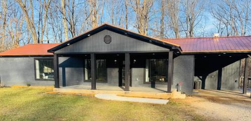 Counce House | Chad's PickwickLake Retreat