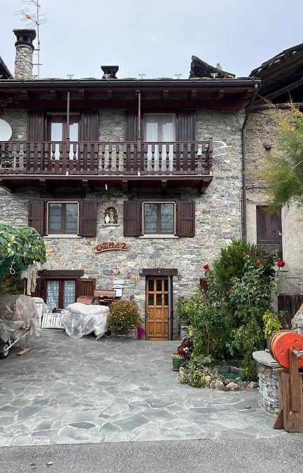 Saint-Nicolas Apartment | Chaillod 2