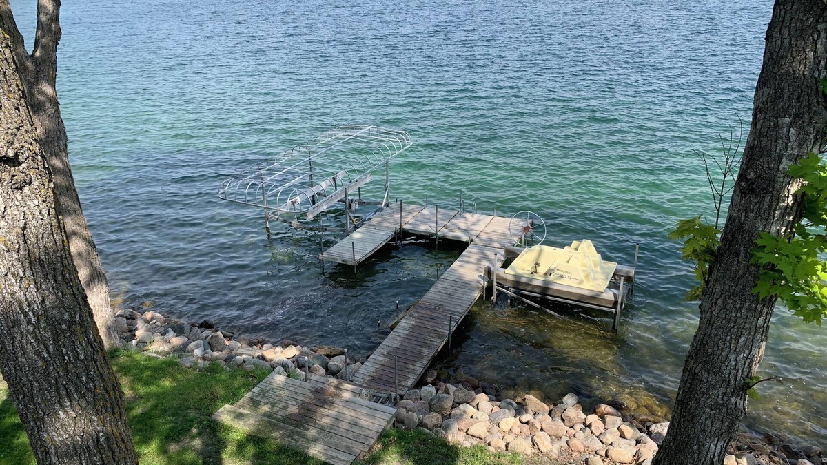 Alexandria House | Chain of Lakes Alexandria - Lake Carlos - swim from dock. 5 bedrooms.
