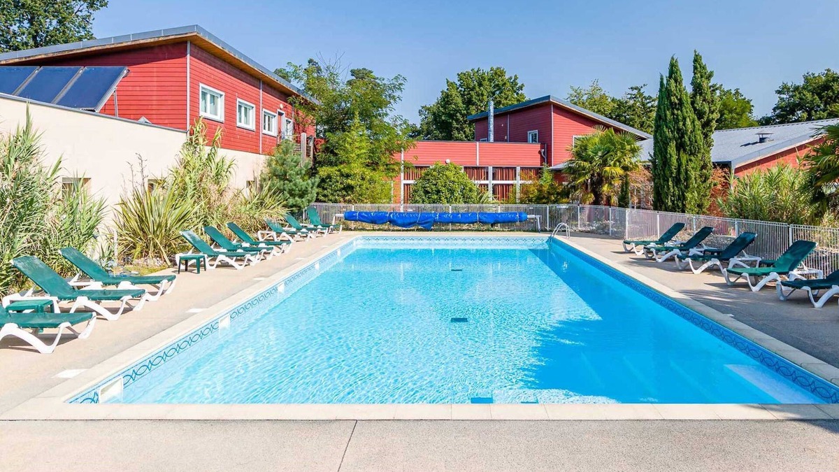 Chaveignes Ski Chalet | Chalet Abordable au cœur du Val de Loire | Accès Piscine