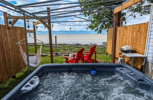 Cap-Saint-Ignace Ski Chalet | Chalet #10 - Spa with river view & Fireplace