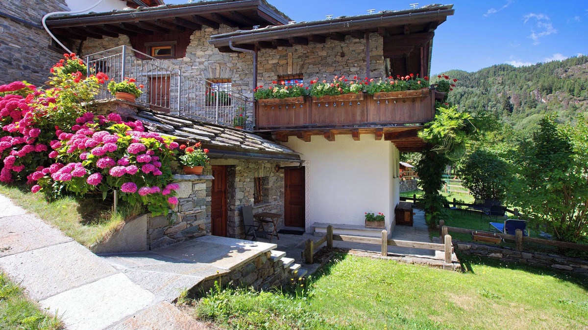 Grand Haury Ski Chalet | Chalet "1175" ideal for groups from 6 to 9 persons