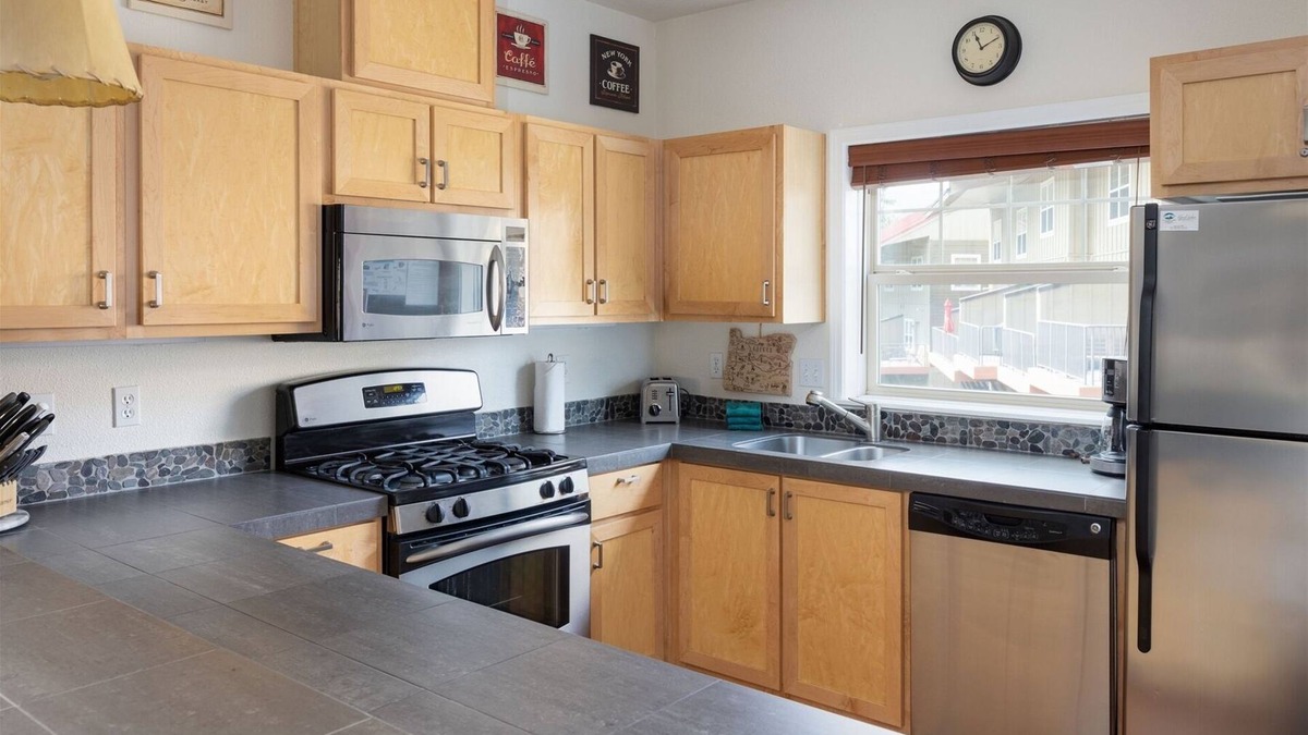 Government Camp Ski Chalet | Chalet 139 at the Official Collins Lake Resort