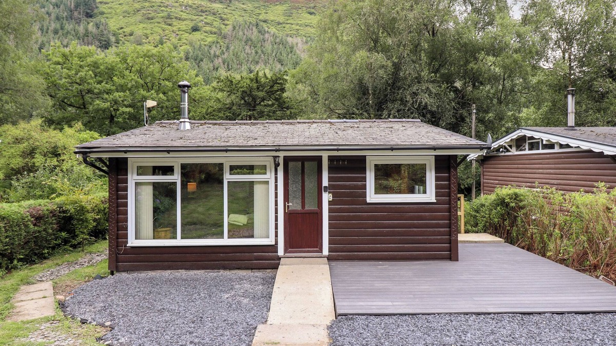Dinas Mawddwy Cottage | CHALET 2, pet friendly, character holiday cottage in Dinas Mawddwy
