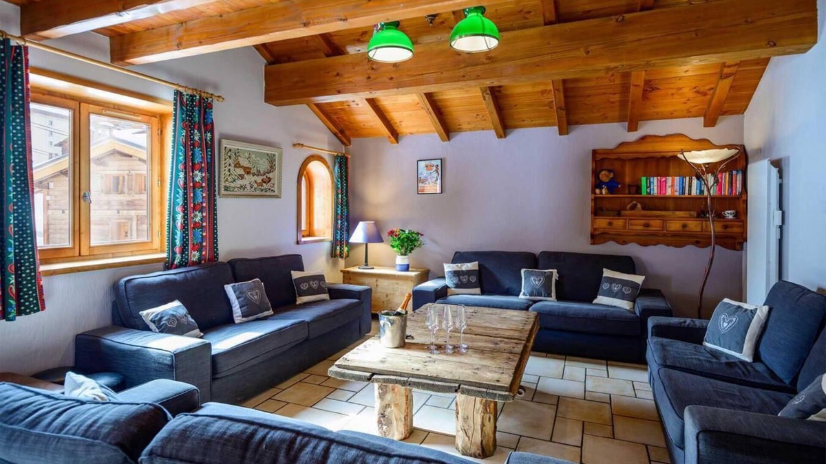 Le Lavachet Ski Chalet | Chalet, 200m from resort center, fitness, sauna, balcony, fireplace or stove, tv, 260m², Tignes
