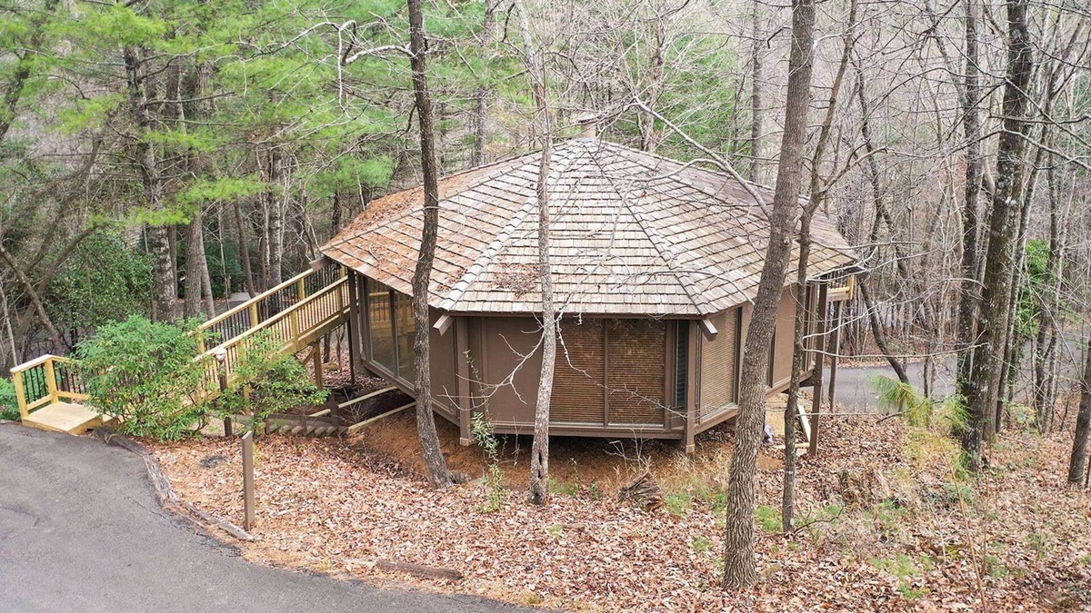 Big Canoe Ski Chalet | Chalet 208 - Sip Coffee in the Treetops, Hike Trails & Splash at Community Pools