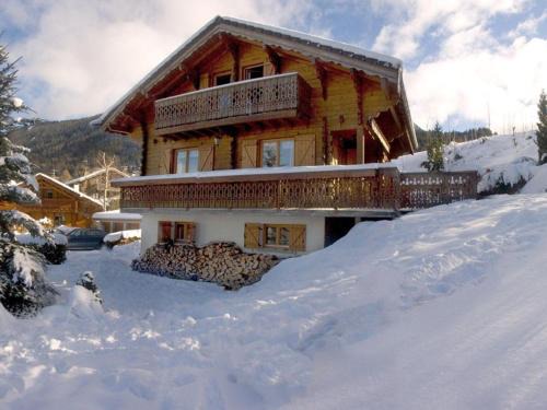Les Carroz-d'Araches Ski Chalet | Chalet 3 chambres calme, poêle à bois, proche piste et village, 6/8 pers, garage et parking - FR-1-572-243