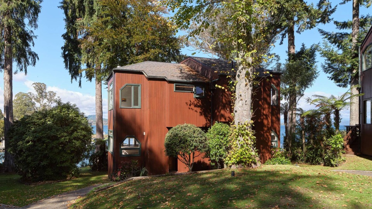 Taupo Ski Chalet | Chalet 3, The Retreat - located within a private lakefront estate