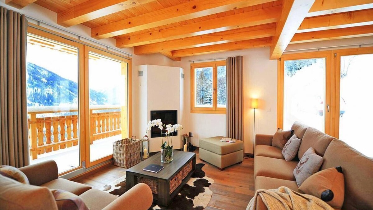 Heremence Ski Chalet | Chalet, 350m from shops, balcony, fireplace or stove, parking, tv, 150m², Thyon