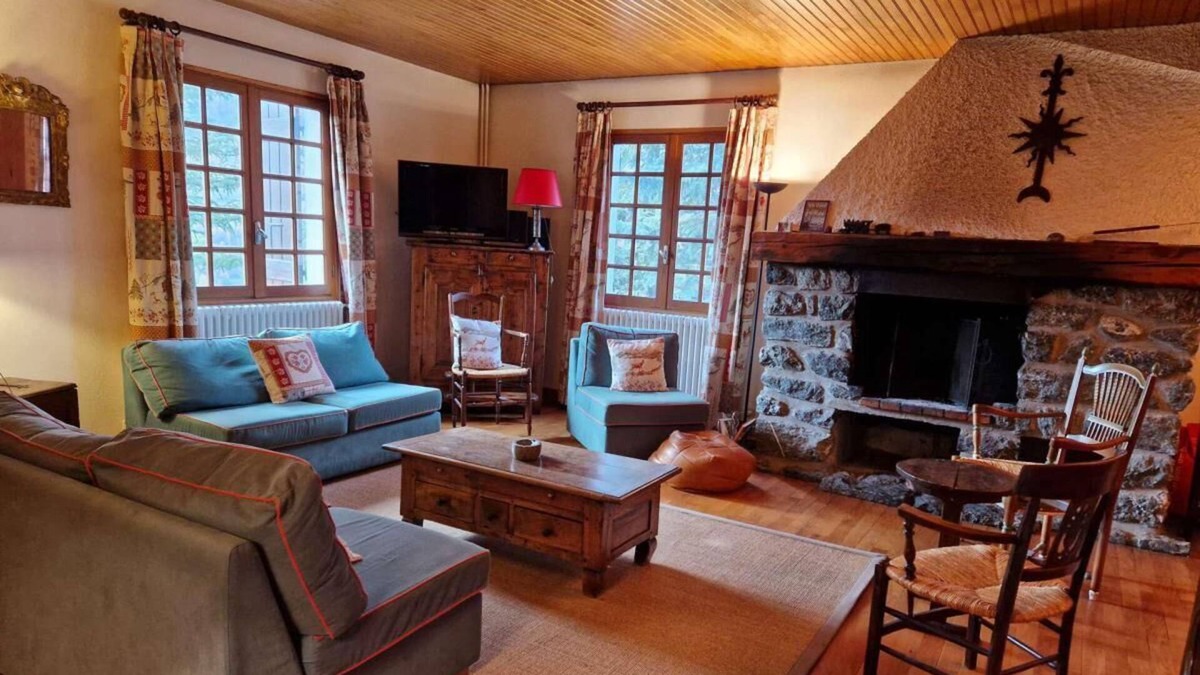 Vars Cabin | Chalet, 3rd floor, view mountain, balcony, fireplace or stove, tv, 200m², Vars