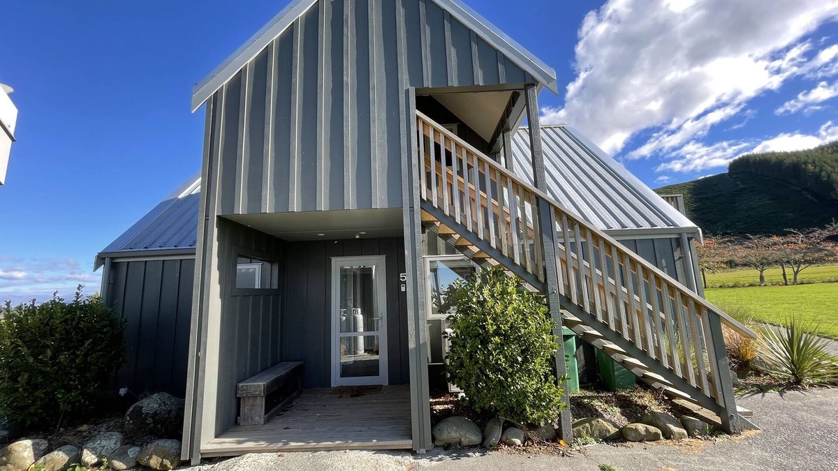 Methven Ski Chalet | Chalet 5 (5 Bed) Pudding Hill