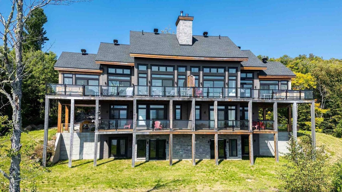 Petite-Riviere-Saint-Francois Ski Chalet | Chalet 59: Luxury Riverfront with Views & SPA