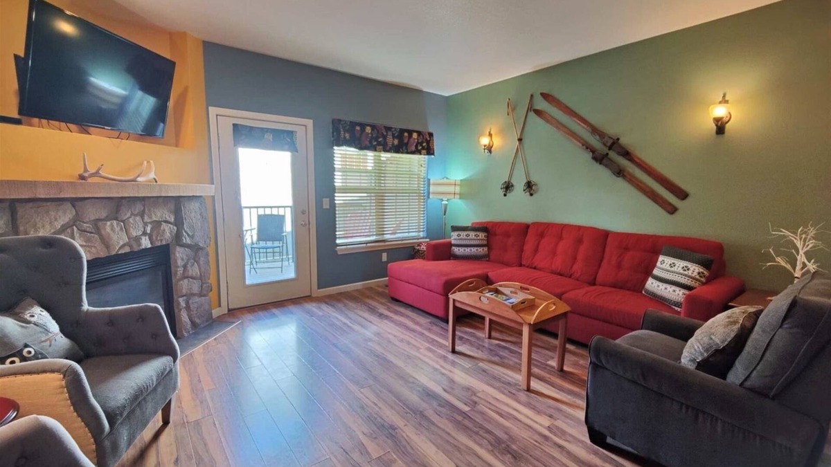 Government Camp Ski Chalet | Chalet 68 at the Official Collins Lake Resort