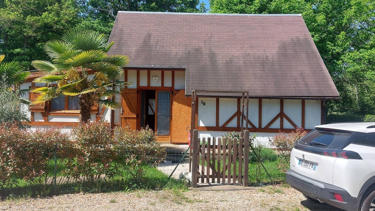 Souvigny-en-Sologne Ski Chalet | Chalet 6pers in the heart of Sologne in a residential rental park with swimming pool, tennis 3*.