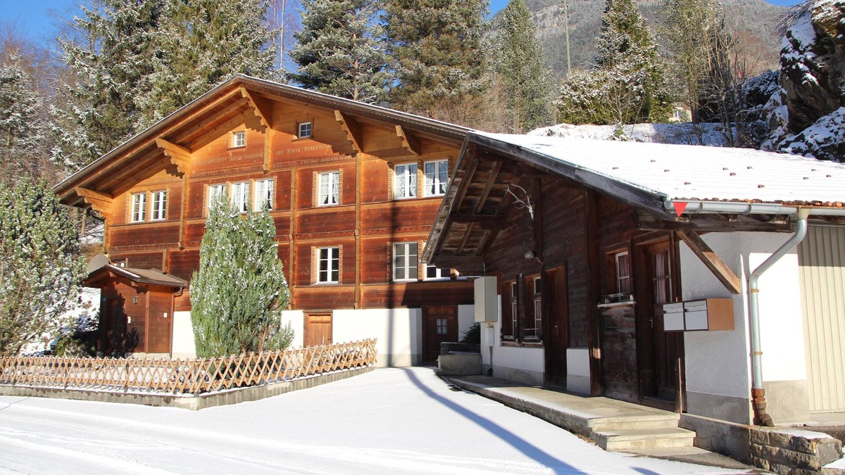 Innertkirchen Ski Chalet | Chalet 9 (whole house)