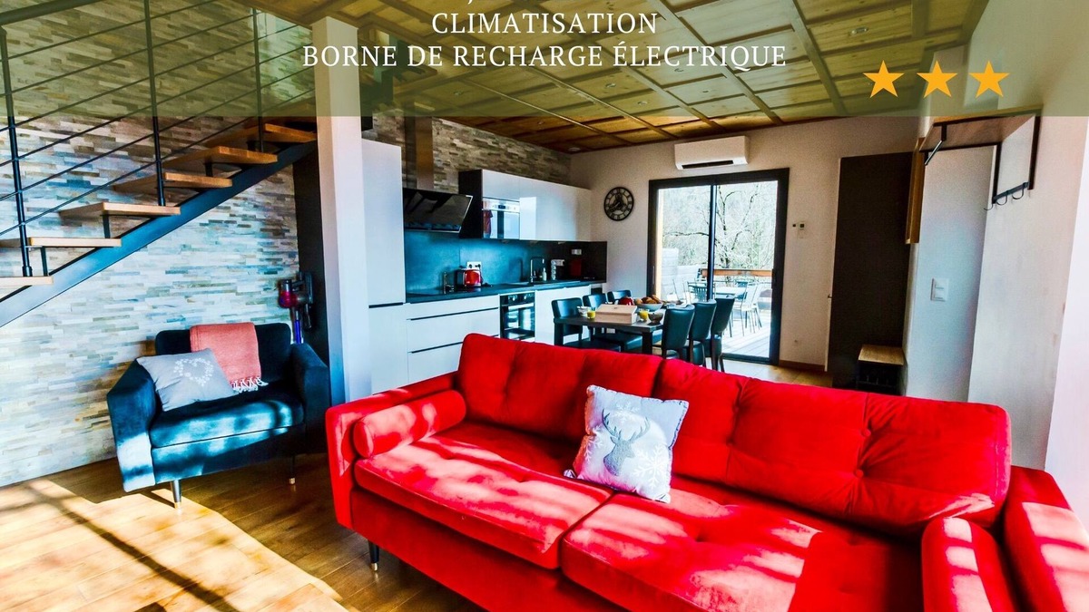 Saint-Pierre-d'Albigny Ski Chalet | Chalet 'Au Pied De L'arcluse' with Mountain View, Wi-Fi and Air Conditioning
