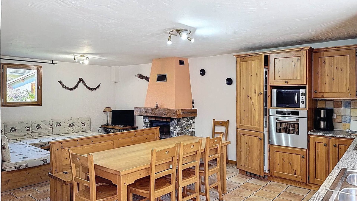 Saint-Marcel Apartment | Chalet Acacia in Saint Marcel - Charming 3-Room Apt, 4 People, Wi-Fi