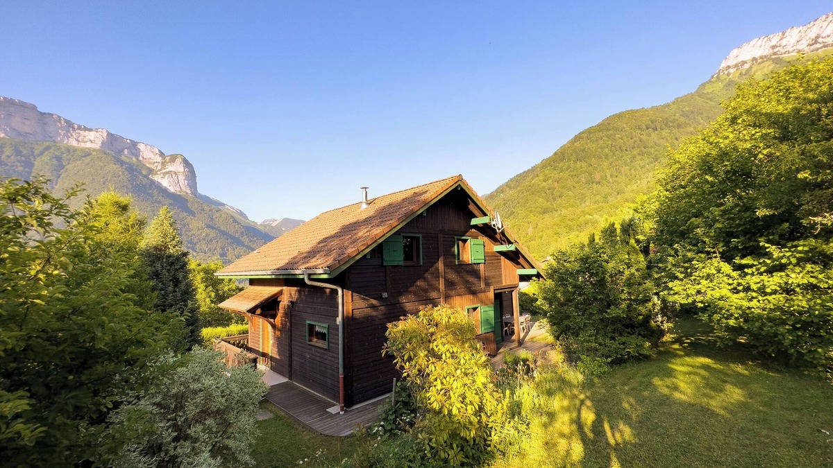 Alex Ski Chalet | ⁂ Chalet Alizée · Nature, lake and mountains ⁂