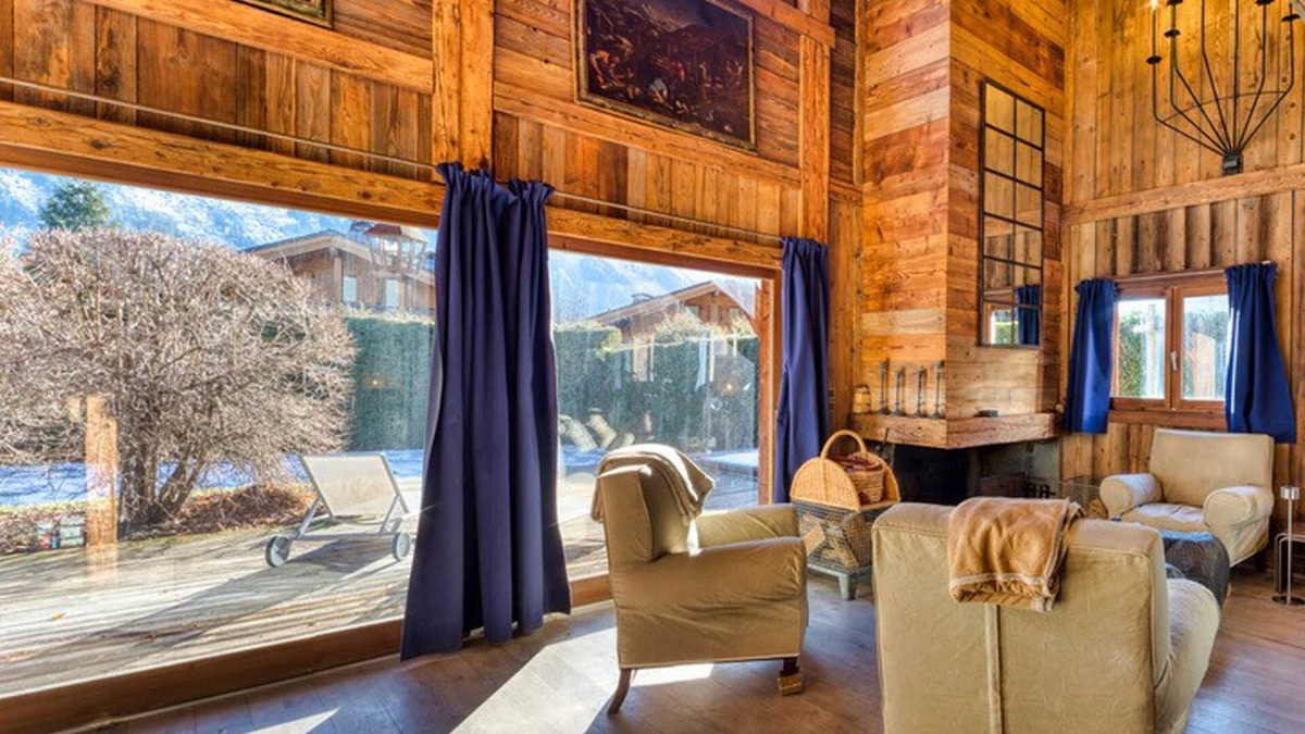 Chamonix-Mont-Blanc Cottage | Chalet Alma - self catered chalet that sleeps 10-13 in five bedrooms with pool, sauna and garden