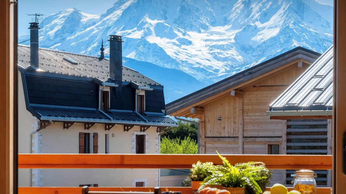 Combloux Ski Chalet | Chalet Alpayak - enjoy a mountain holiday for 8 with hot tub - OVO Network