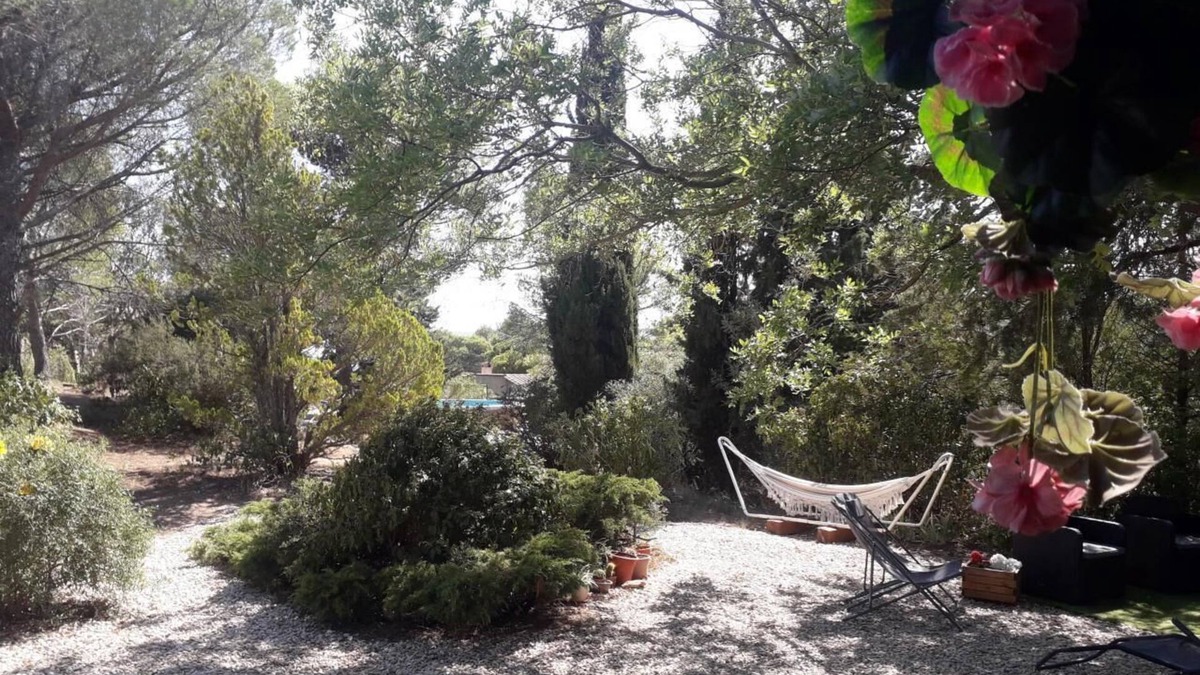 Fabrezan Ski Chalet | Chalet and pool 4 persons in the Corbieres, large garden