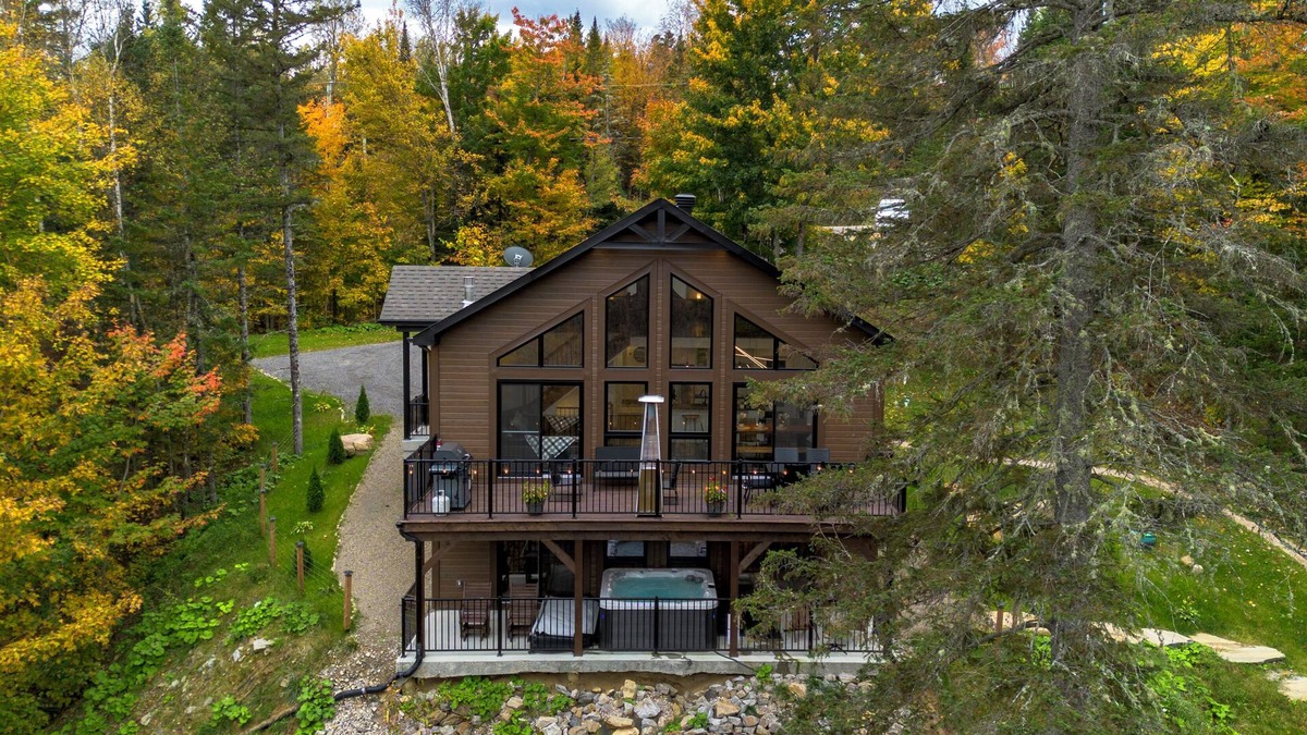 Sainte-Beatrix Cottage | Chalet Artemis & Spa Waterfront