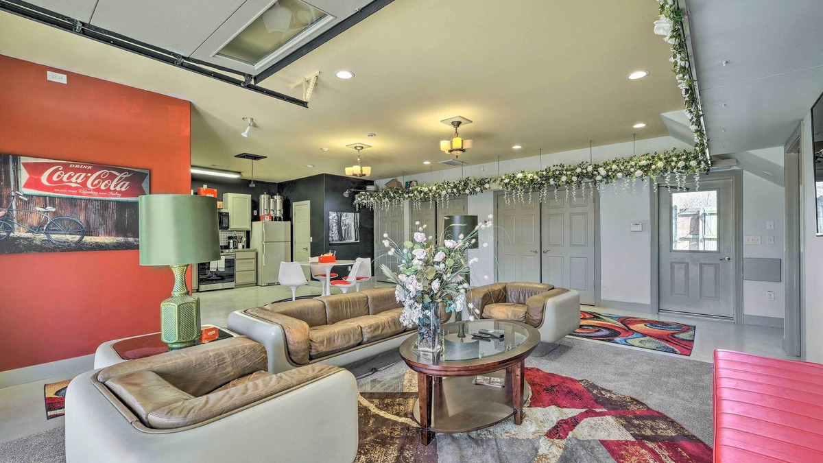 Bella Vista Cottage | Chalet at Falling Water: Close to Bike Trails