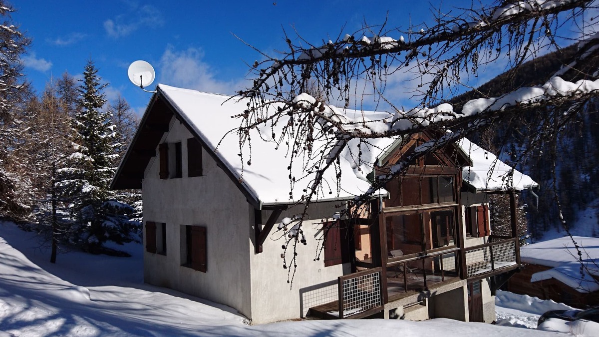 Les Claux Ski Chalet | Chalet at the foot of the slopes and 5 minutes from shops and ski school