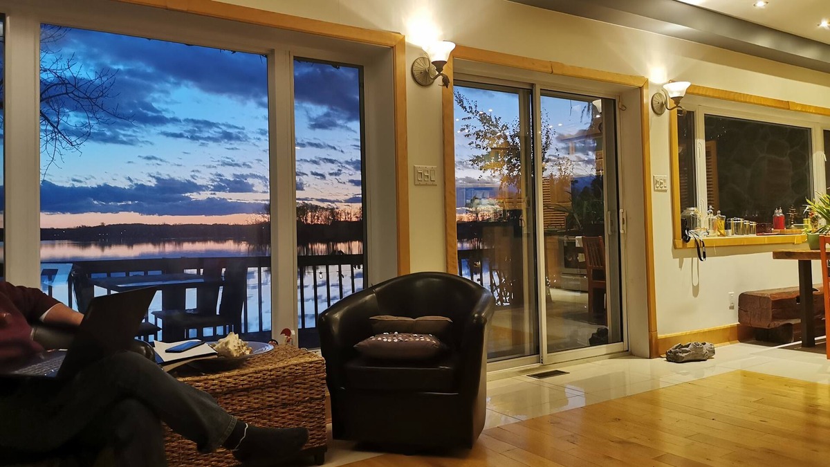Pincourt Apartment | Chalet At The Water's Edge Near Beach CITQ 300742