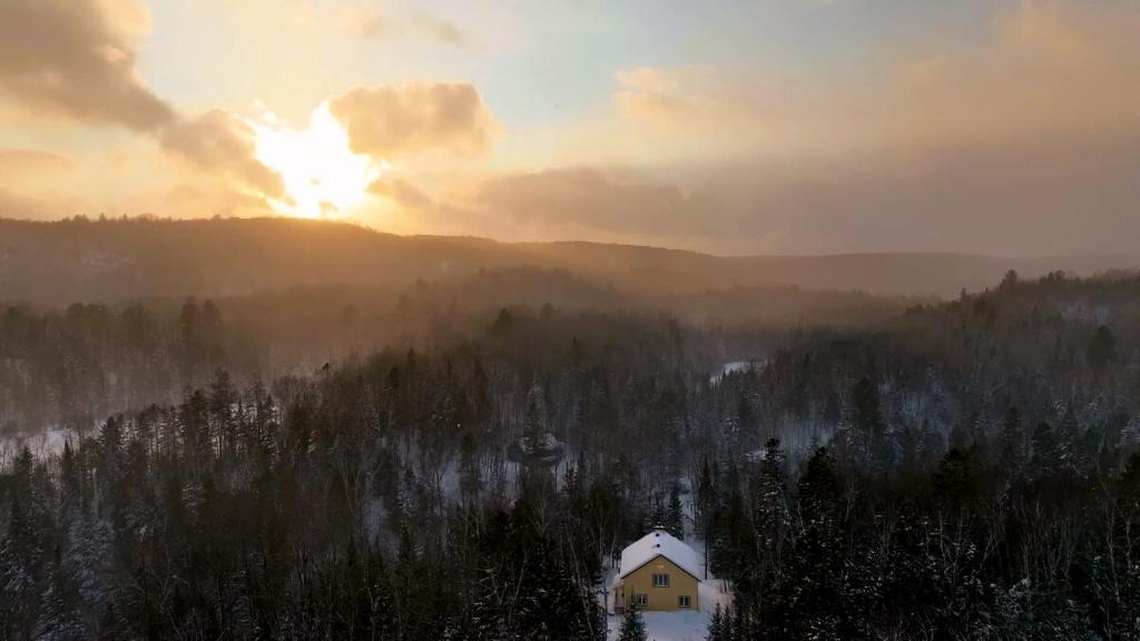 Amherst Ski Chalet | Chalet aux mille étoiles near Mt-Tremblant with Hot Tub
