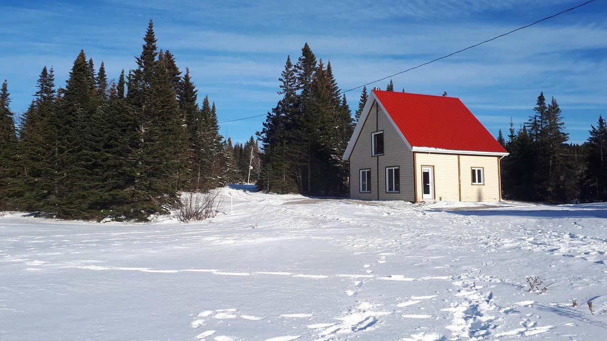 Saint-Paul-de-Montminy Ski Chalet | CHALET BORÉAL SITUÉ SUR LE BORD DU LAC COLIN