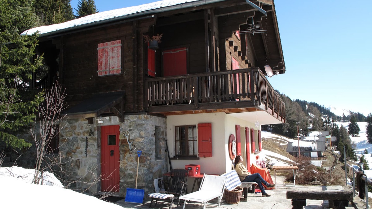 Riederalp Ski Chalet | Chalet Bergpieper, quaint apartment in Swiss chalet style, with a dream view