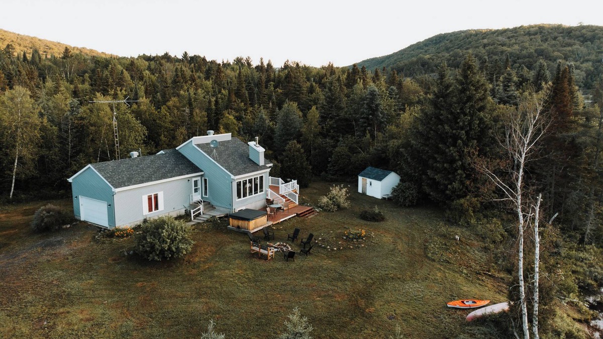 Entrelacs Ski Chalet | Chalet Bouleau, spa, fireplace, lakeside, family-friendly