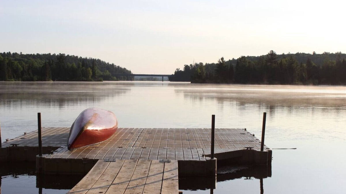 L'lle-du-Grand-Calumet Cottage | Chalet Cadieux – Waterfront Getaway with Hot Tub, Views & Outdoor Adventures