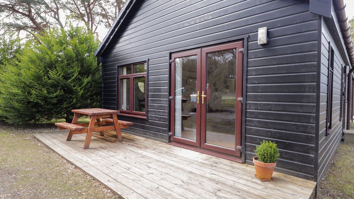 Dornoch Cottage | CHALET C, family friendly, with a garden in Dornoch