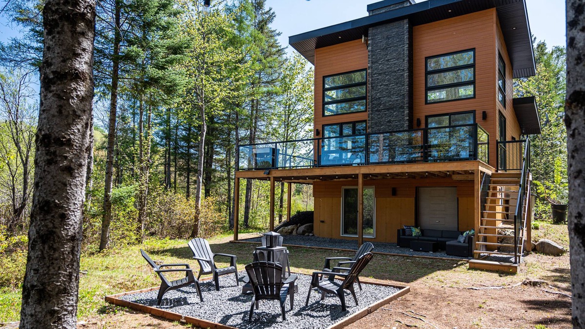 Saint-Alphonse-Rodriguez Ski Chalet | Chalet Natür | Waterfront | Hot Tub | Kayak Pedalo | Firepit | Private big land