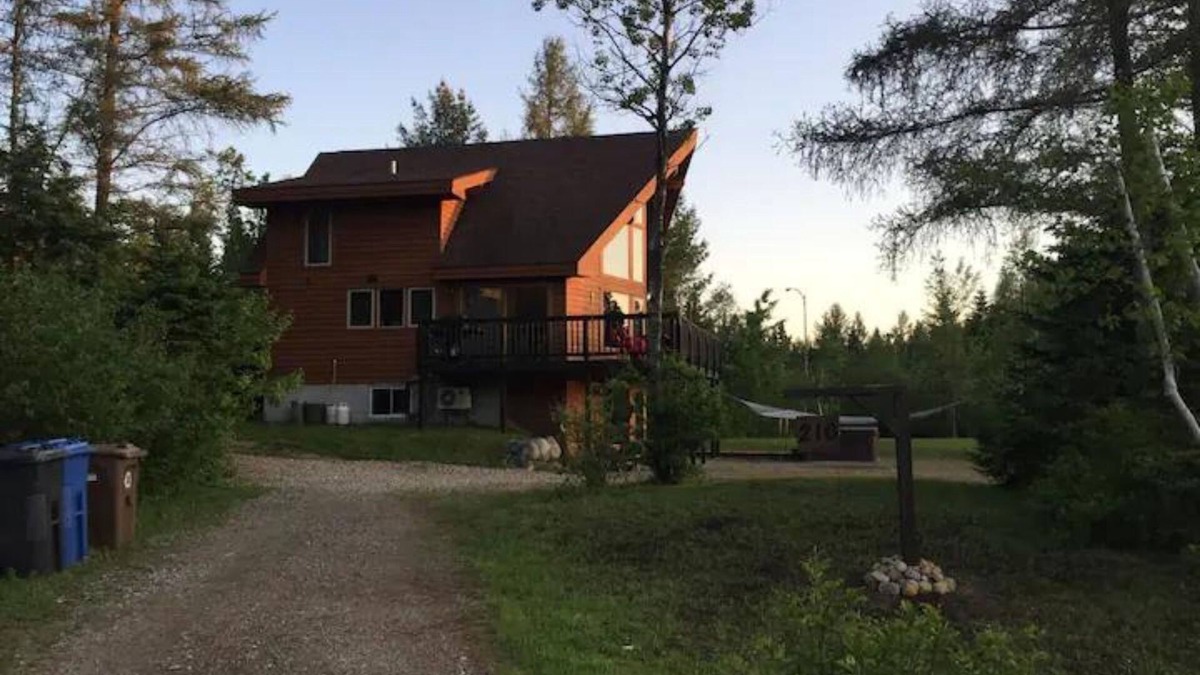 Saint-Alphonse-Rodriguez Ski Chalet | Chalet Polaris ✸ Fireplace ☼ 4 Seasons Hot Tub ♥